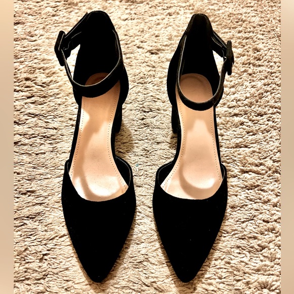 Black Block Heel Pointed Toe Pumps - Picture 1 of 5